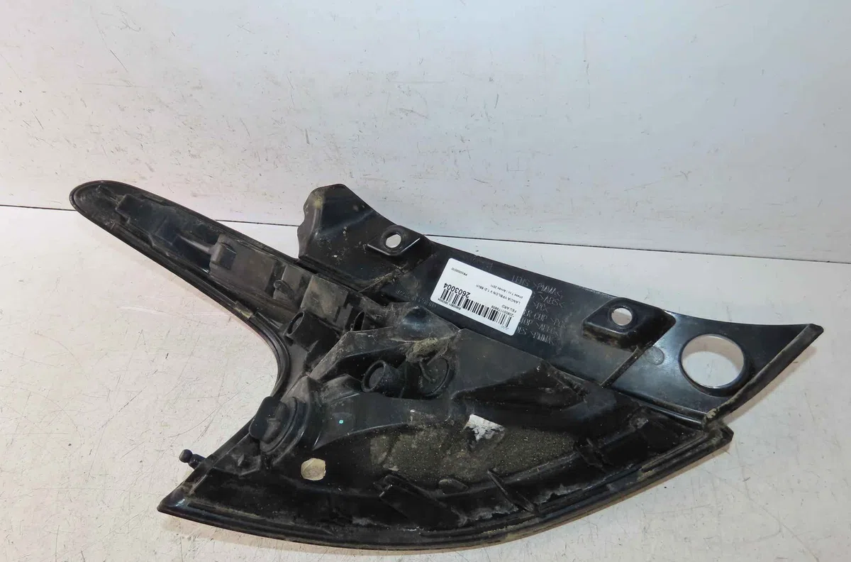 Feu arrière droit LANCIA YPSILON V occasion