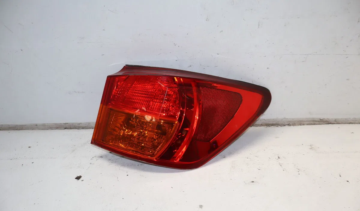 Feu arrière droit Lexus IS II (_E2_) 220d (ale20) (2005-2012) occasion