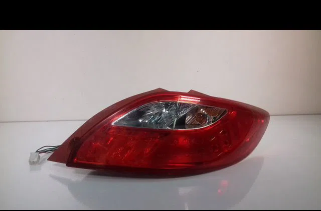 Feu arrière droit Mazda 2 (DE_, DH_) 1.6 mz-cd (2008-2015) occasion