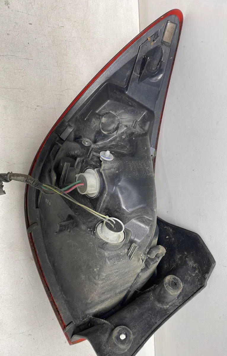 Feu arrière droit Mazda 2 (DL, DJ) 1.5 skyactiv-g (2014) occasion