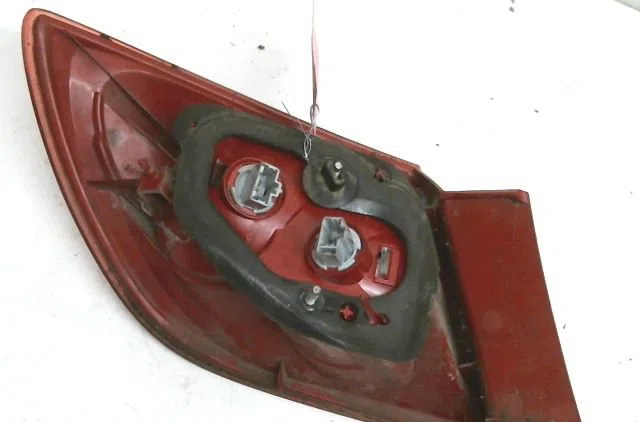 Feu arrière droit Mazda 3 (BK) 1.6 di turbo (2004-2009) occasion