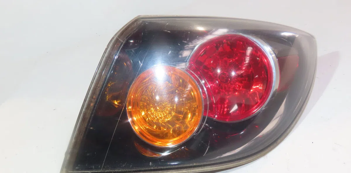 Feu arrière droit Mazda 3 (BK) 1.6 mz-cd (2006-2009) occasion
