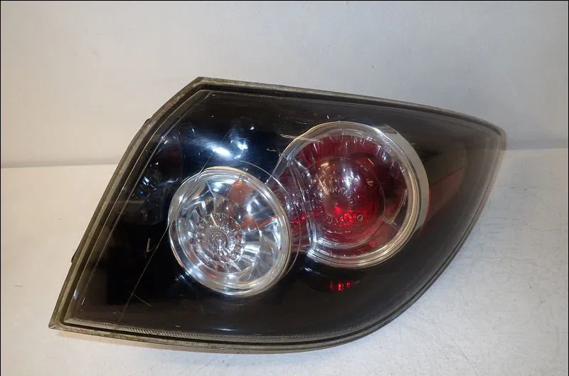 Feu arrière droit Mazda 3 (BK) 1.6 mz-cd (2006-2009) occasion