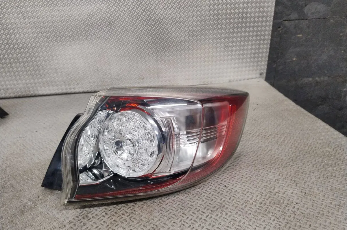 Feu arrière droit Mazda 3 (BL) 2.2 mzr cd (bl10) (2009-2013) occasion