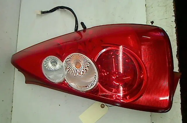 Feu arrière droit Mazda 5 (CR19) 1.8 (cr19) (2005-2010) occasion