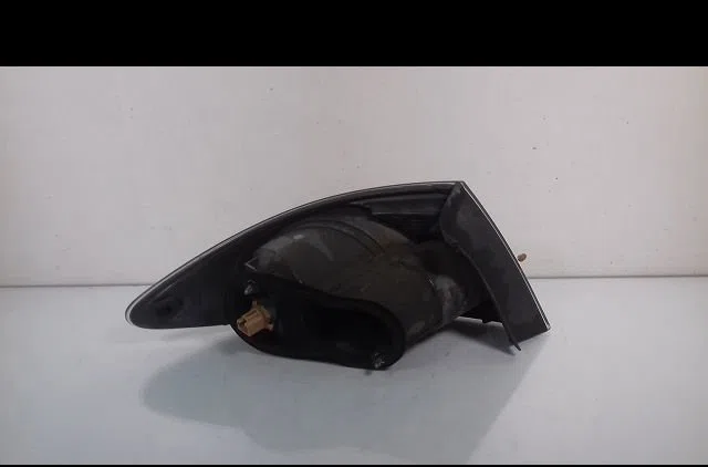 Feu arrière droit Mazda 6 Hatchback (GG) 2.0 (gges) (2002-2007) occasion