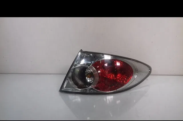 Feu arrière droit Mazda 6 Hatchback (GG) 2.0 (gges) (2002-2007) occasion