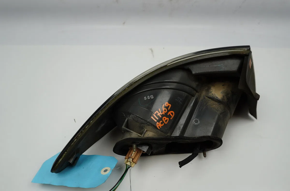 Feu arrière droit Mazda 6 Hatchback (GG) 2.0 (gges) (2002-2007) occasion