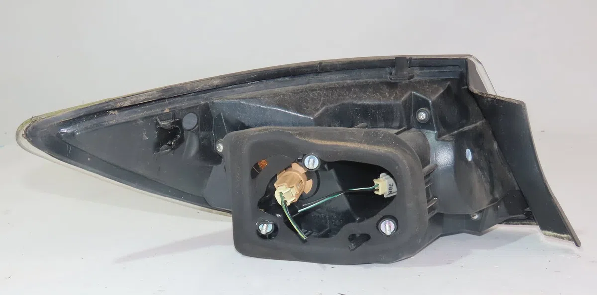 Feu arrière droit Mazda 6 Hatchback (GH) 2.2 d (gh10) (2010-2012) occasion