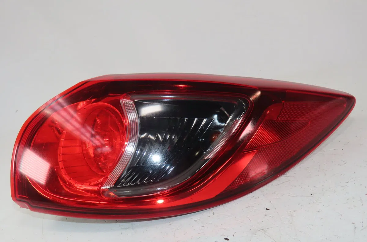 Feu arrière droit Mazda CX-5 (KE, GH) 2.2 d awd (ke2aw) (2012-2017) occasion