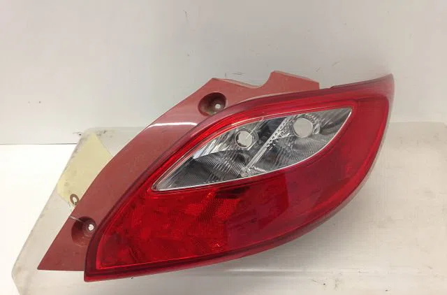 Feu arrière droit MAZDA MAZDA 2 I 2008 occasion