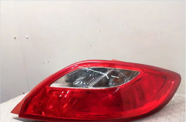 Feu arrière droit MAZDA MAZDA 2 II  1.4 MZ-CD 68ch occasion