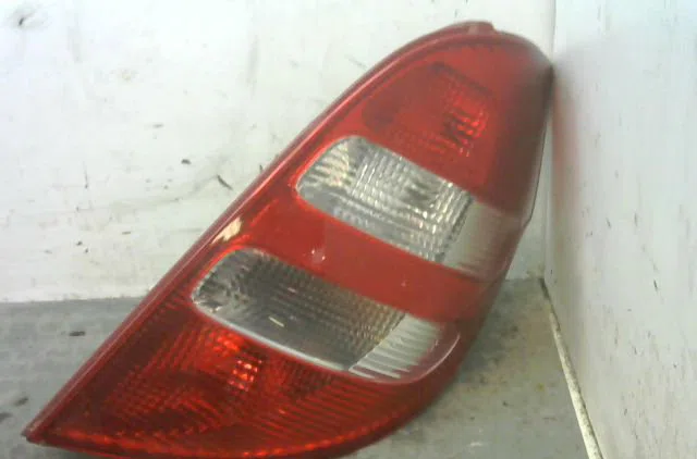 Feu arrière droit Mercedes-benz CLASSE A (W169) A 200 cdi (169.008, 169.308) (2004-2012) 5 portes occasion