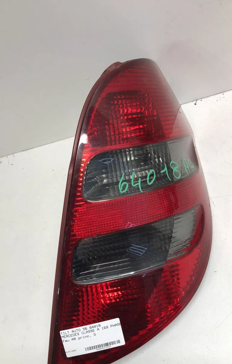 Feu arrière droit Mercedes-benz CLASSE A (W169) A 200 cdi (169.008, 169.308) (2004-2012) 5 portes occasion