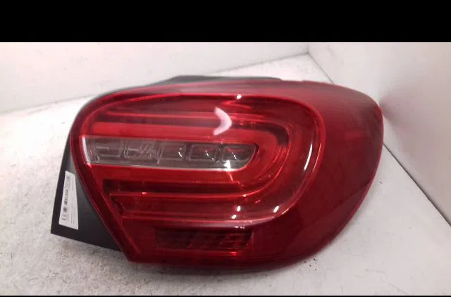 Feu arrière droit Mercedes-benz CLASSE A (W176) A 200 cdi (176.001) (2012-2014) occasion