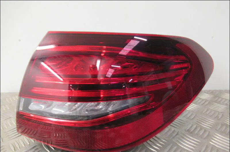 Feu arrière droit Mercedes-benz CLASSE C T-Model (S205) C 220 d (205.214) (2018) occasion