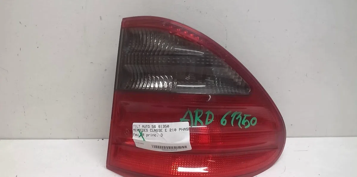 Feu arrière droit Mercedes-benz CLASSE E Break (S210) E 320 t cdi (210.226) (1999-2003) occasion
