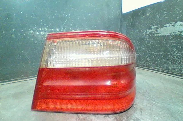 Feu arrière droit Mercedes-benz CLASSE E (W210) E 200 cdi (210.007) (1998-2002) occasion