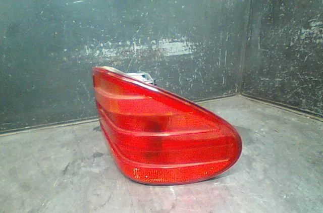 Feu arrière droit Mercedes-benz CLASSE E (W210) E 220 cdi (210.006) (1998-1999) occasion