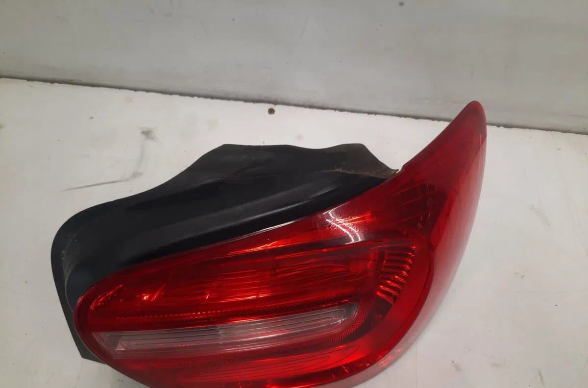Feu arrière droit MERCEDES CLASSE A 176 PHASE 1 occasion