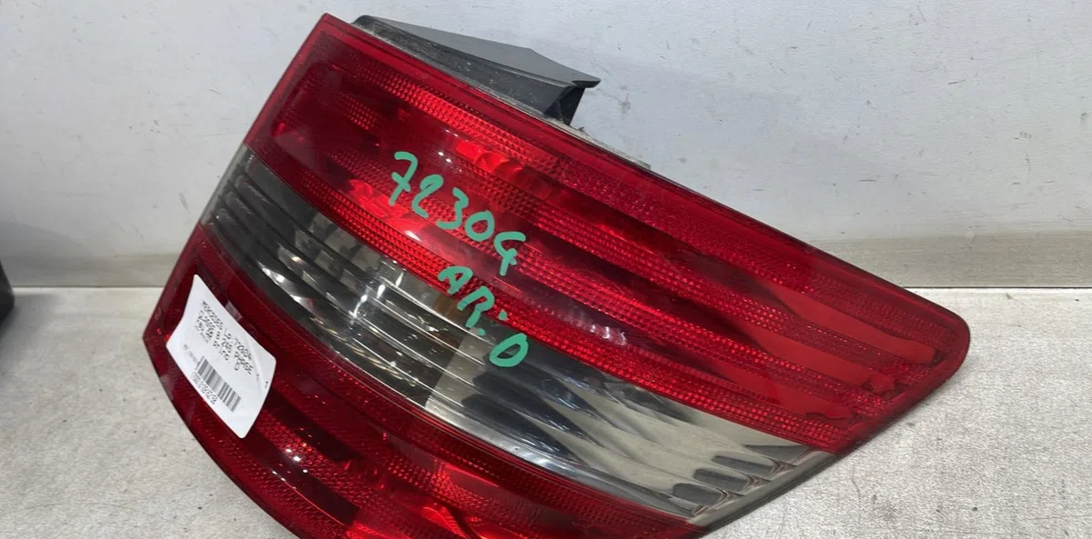 Feu arrière droit MERCEDES CLASSE B 245 PHASE 1 occasion