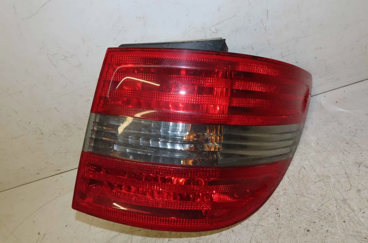 Feu arrière droit MERCEDES CLASSE B I occasion