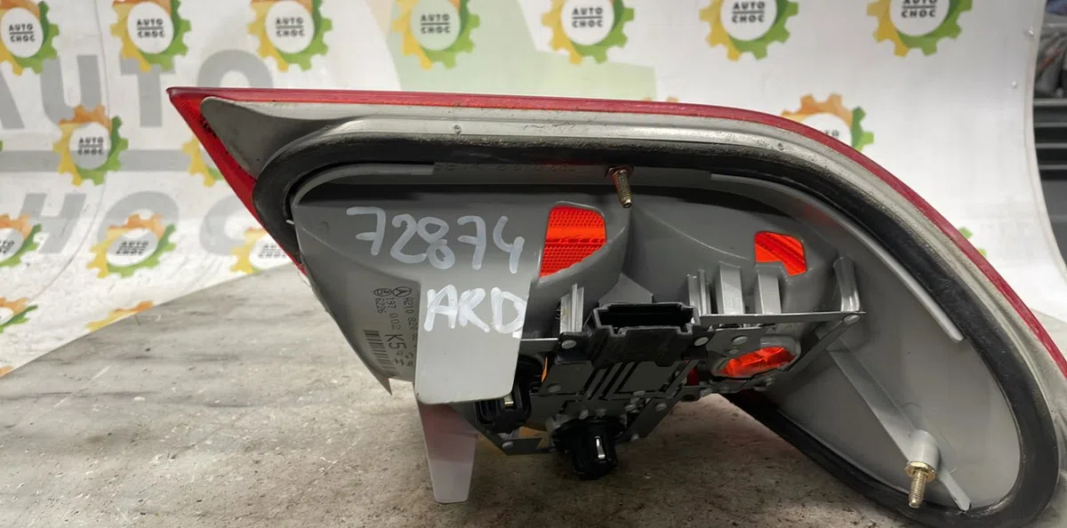 Feu arrière droit MERCEDES CLASSE E 210 PHASE 1 occasion