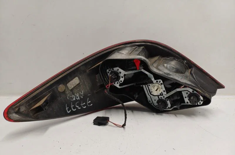 Feu arrière droit MERCEDES CLASSE R 251 PHASE 1 BREAK occasion