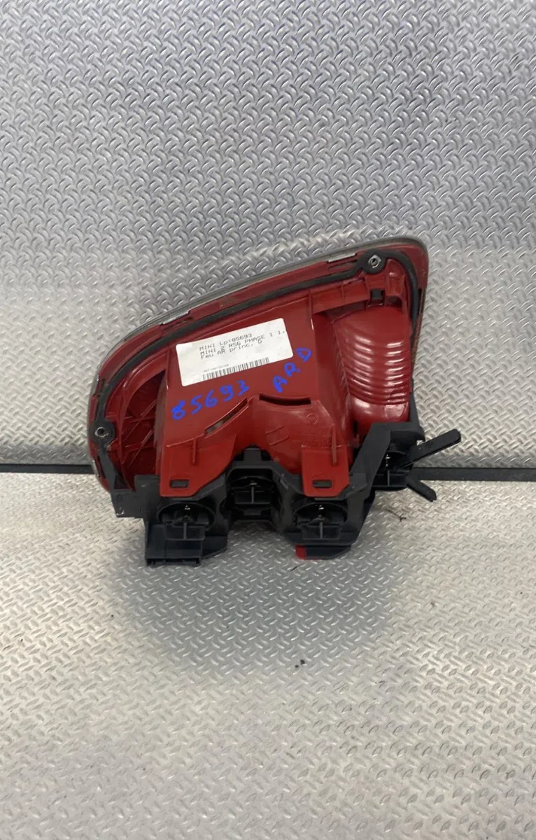 Feu arrière droit MINI MINI 2 R56  MINI 2 R56 PHASE 1 occasion