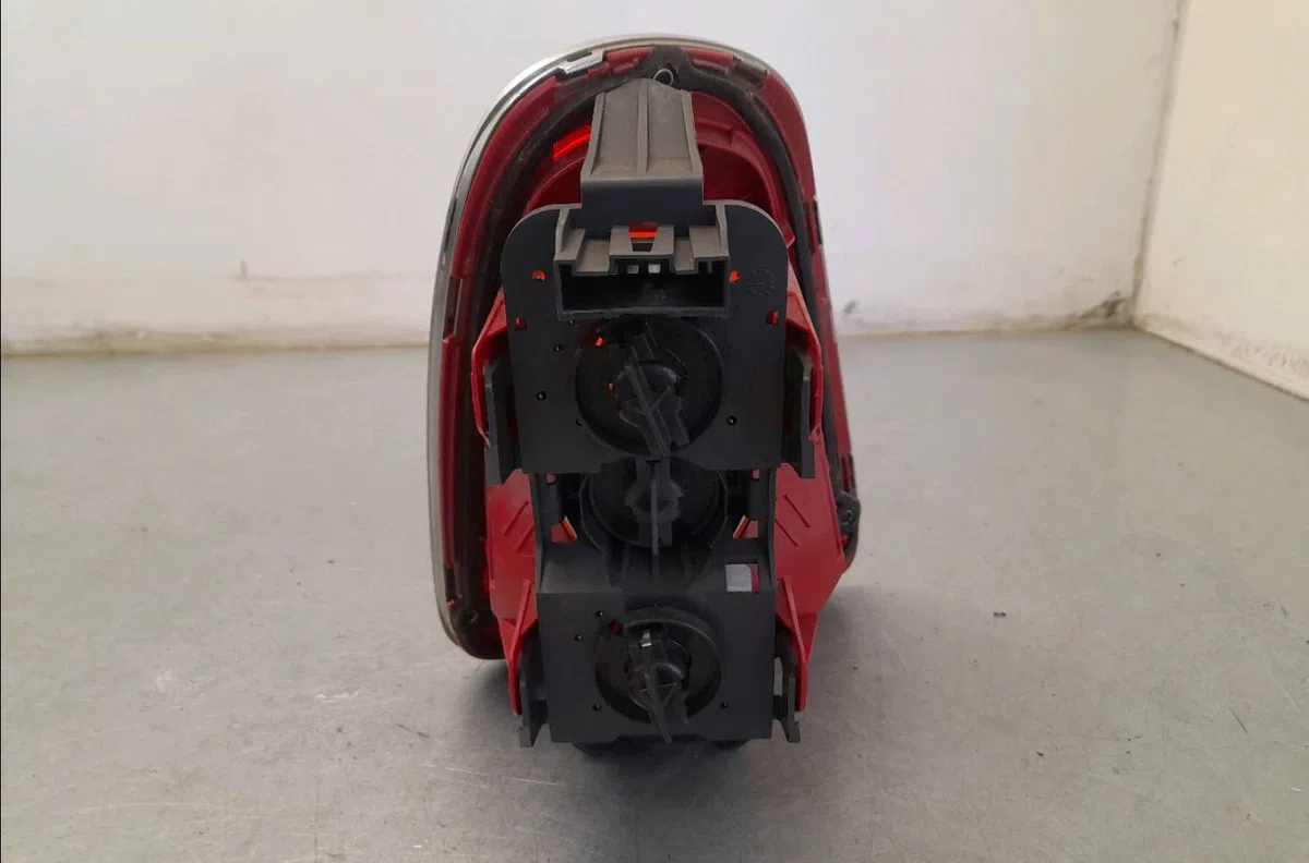 Feu arrière droit Mini MINI (R56) Cooper (2006-2012) occasion