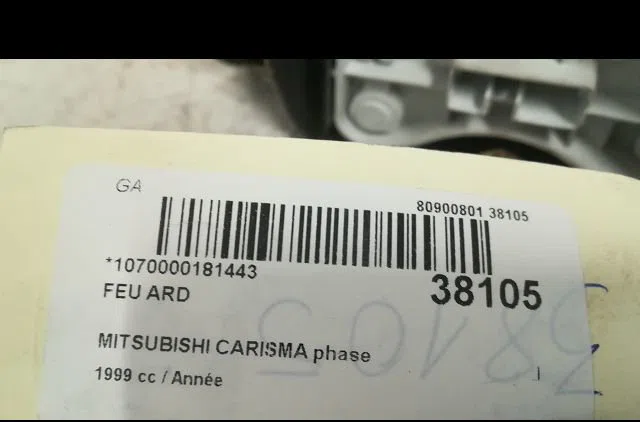 Feu arrière droit Mitsubishi CARISMA (DA_) 1.6 (da1a) (1995-2006) occasion
