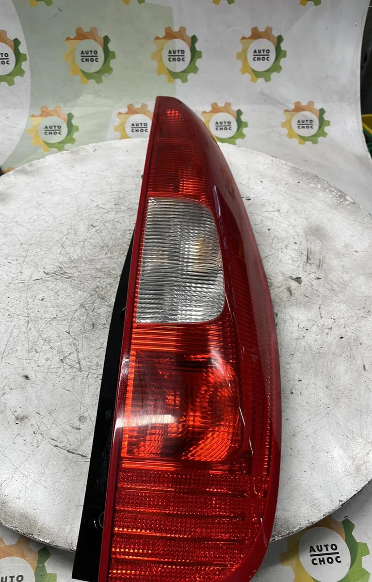 Feu arrière droit MITSUBISHI COLT 6 PHASE 1 occasion