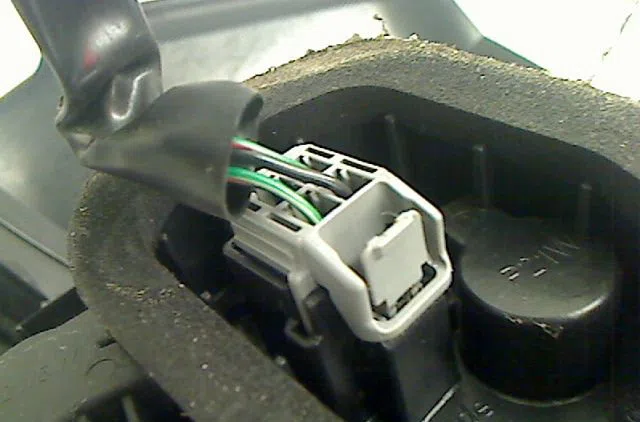 Feu arrière droit Mitsubishi COLT VI (Z3_A, Z2_A) 1.1 (z31a, z32a) (2004-2012) occasion