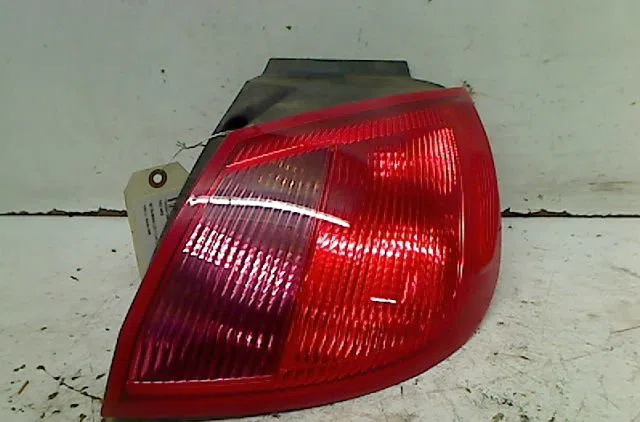 Feu arrière droit Mitsubishi COLT VI (Z3_A, Z2_A) 1.3 (z21a) (2004-2012) occasion