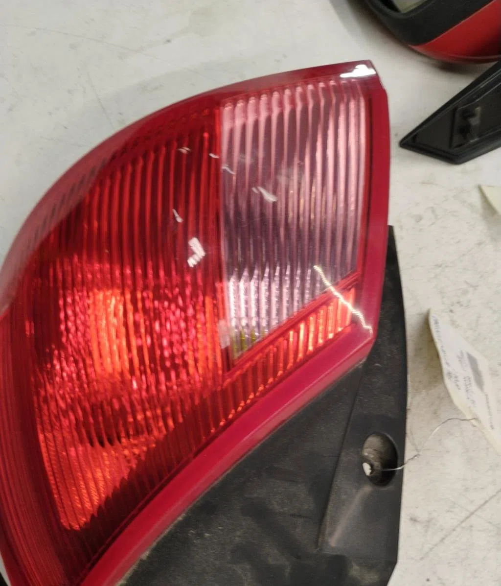 Feu arrière droit Mitsubishi COLT VI (Z3_A, Z2_A) 1.5 di-d (z39a) (2004-2012) occasion