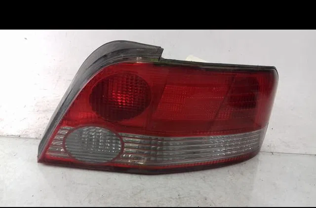 Feu arrière droit MITSUBISHI GALANT occasion