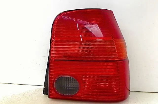 Feu arrière droit Mitsubishi SPACE STAR Monospace (DG_A) 1.9 di-d (dg4a) (2001-2004) occasion