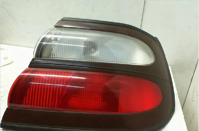 Feu arrière droit NISSAN ALMERA I occasion