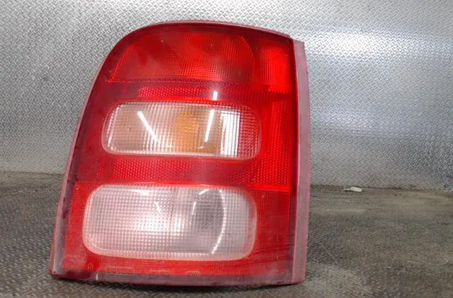Feu arrière droit NISSAN MICRA 2  MICRA 2 PHASE 4 occasion