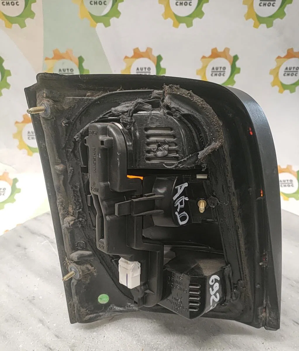 Feu arrière droit NISSAN MICRA 2 PHASE 1 occasion