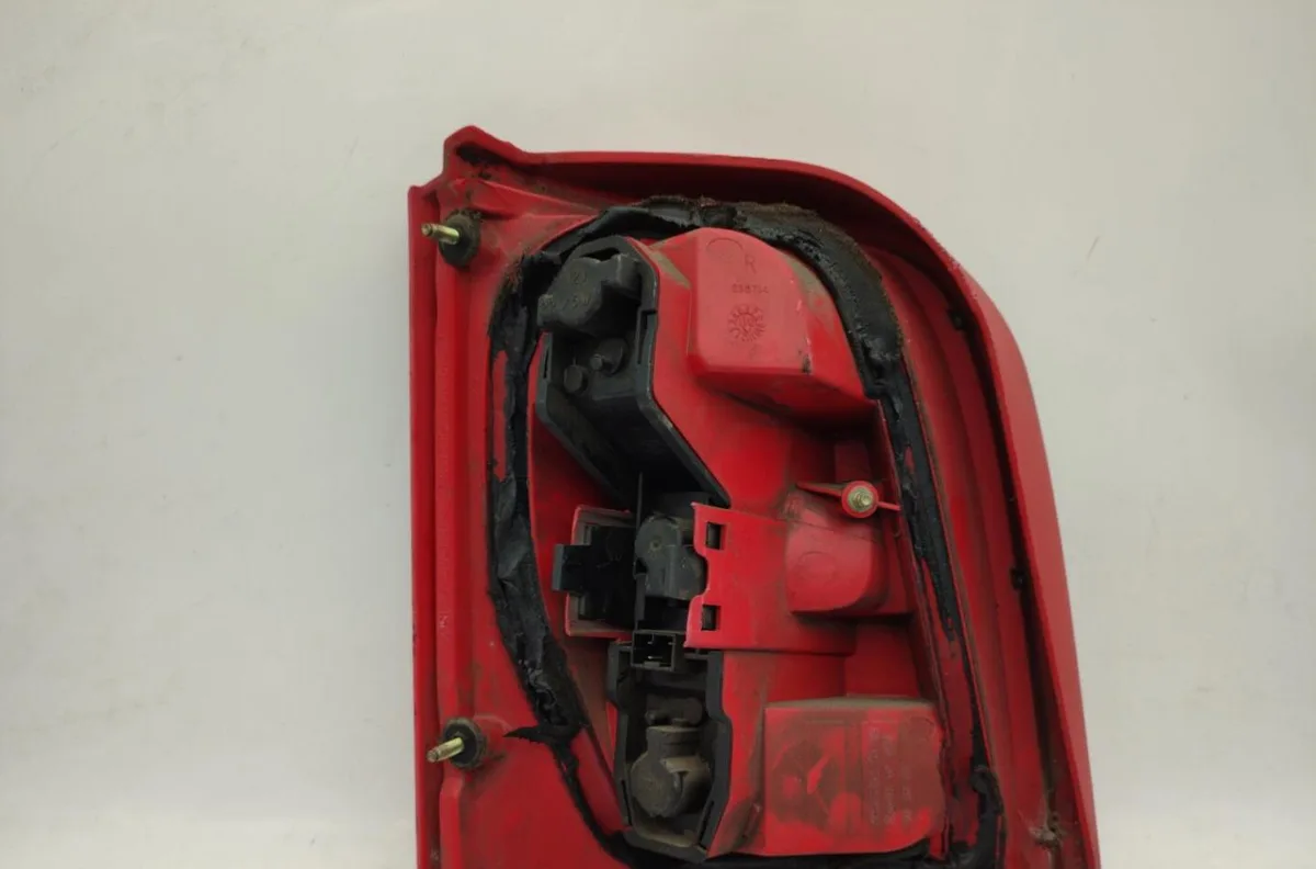 Feu arrière droit NISSAN MICRA 2 PHASE 4 occasion