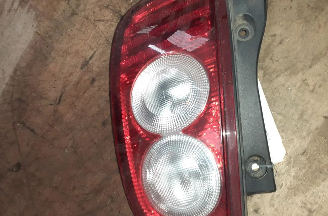 Feu arrière droit NISSAN MICRA 3 PHASE 1 occasion