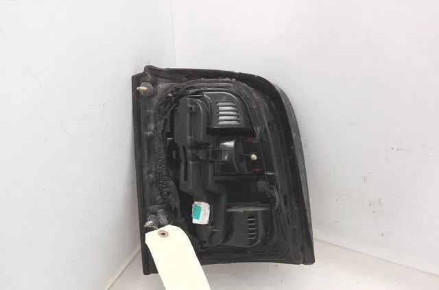 Feu arrière droit NISSAN MICRA II 1997 occasion