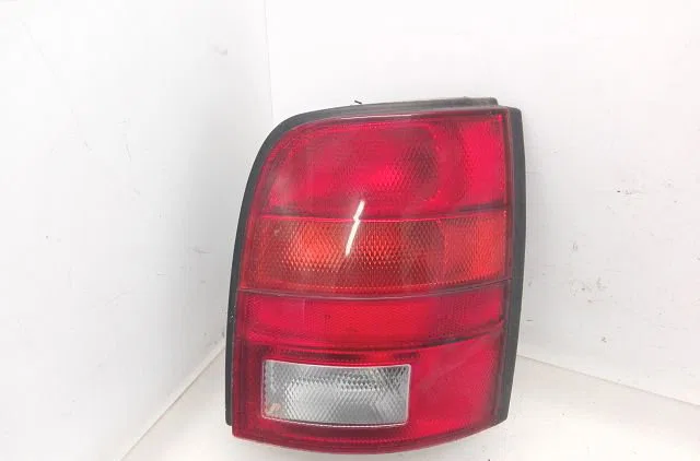 Feu arrière droit NISSAN MICRA II 1997 occasion