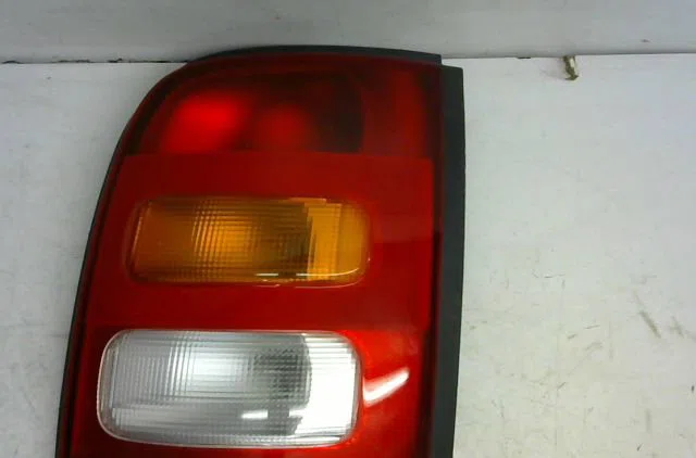 Feu arrière droit Nissan MICRA II (K11) 1.3 i 16v (1992-2000) occasion