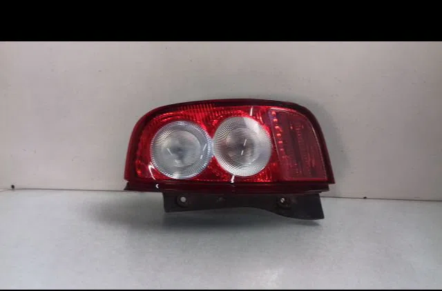 Feu arrière droit Nissan MICRA III (K12) 1.2 16v (2003-2010) occasion