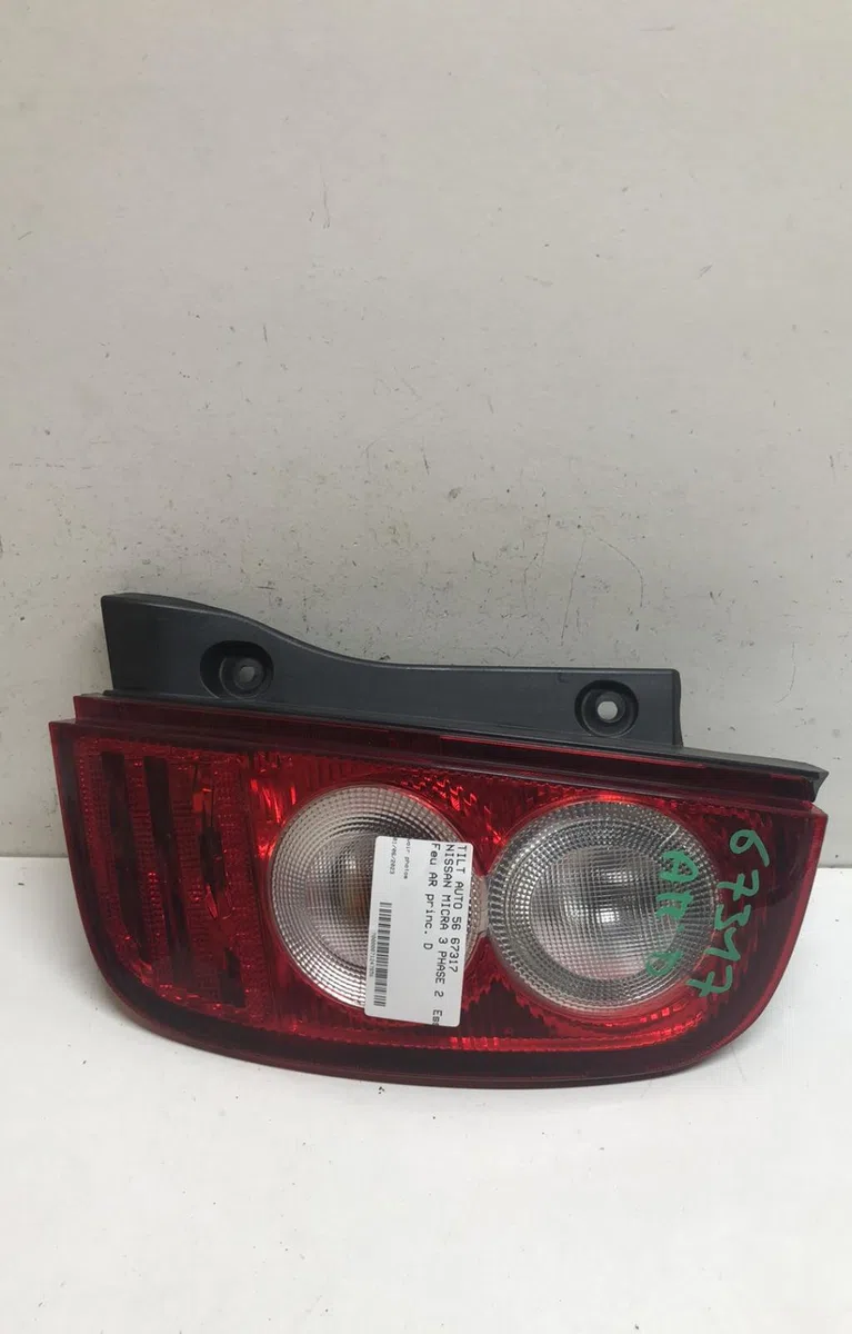 Feu arrière droit Nissan MICRA III (K12) 1.2 16v (2003-2010) occasion