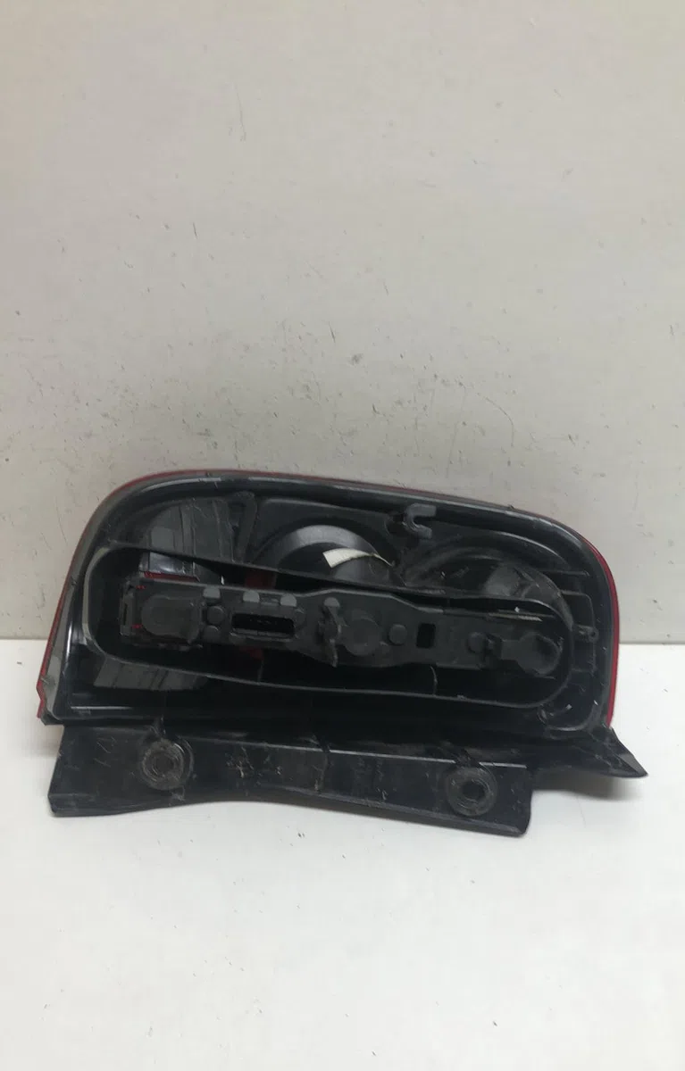 Feu arrière droit Nissan MICRA III (K12) 1.2 16v (2003-2010) occasion