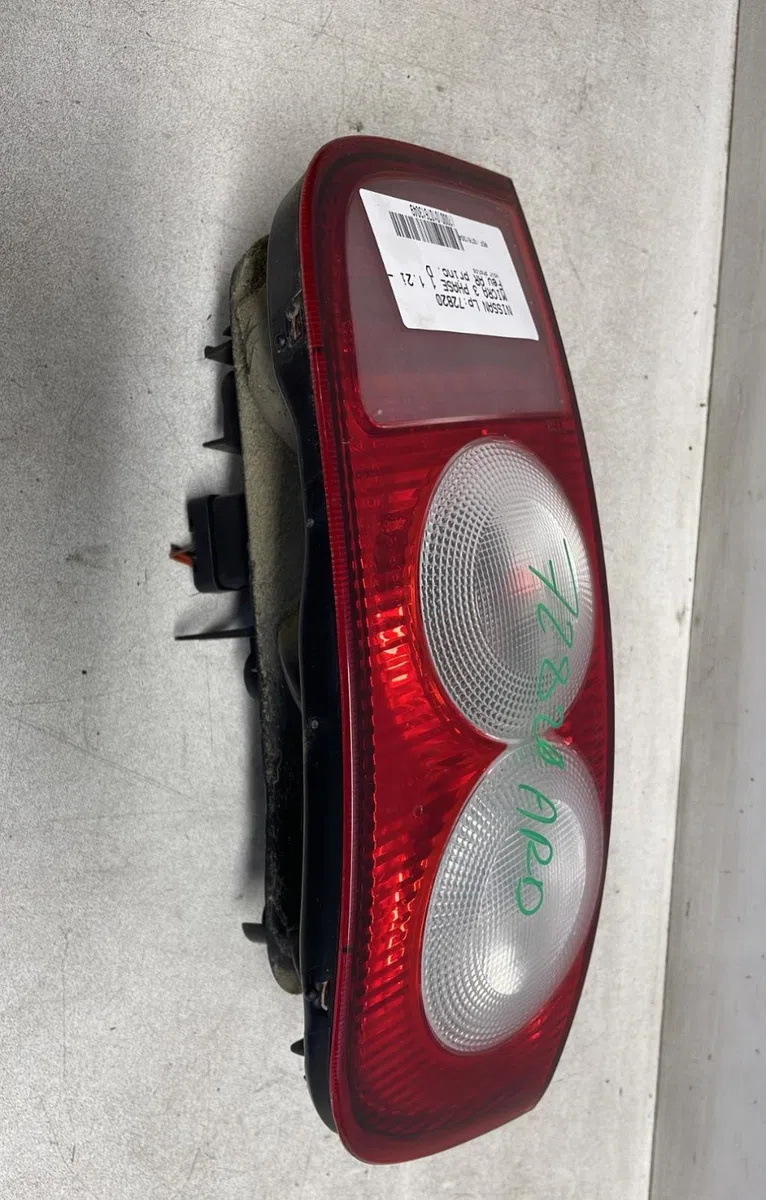 Feu arrière droit Nissan MICRA III (K12) 1.2 16v (2003-2010) occasion
