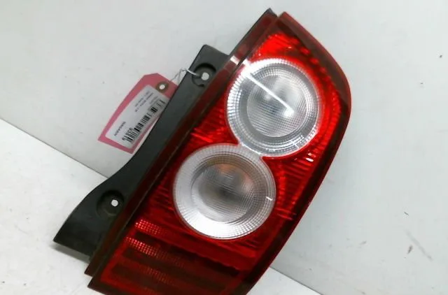 Feu arrière droit Nissan MICRA III (K12) 1.2 16v (2003-2010) occasion